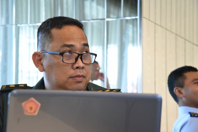 U.S. and Indonesian service members "threat hunt" during Information System and Technology Exchange