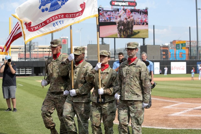 Chicago-based Soldiers represent Army Reserve at American Association of Independent Professional Baseball game