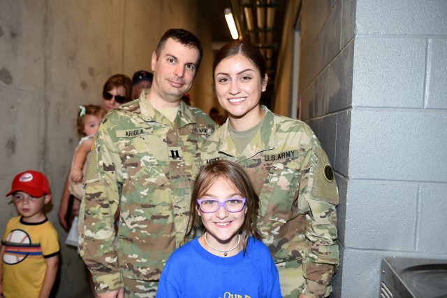 Chicago-based Soldiers represent Army Reserve at American Association of Independent Professional Baseball game