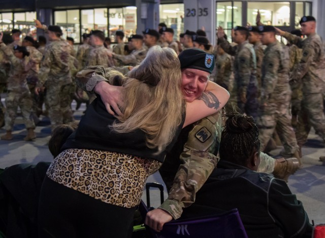JBLM Soldiers March in Seafair Torchlight Parade