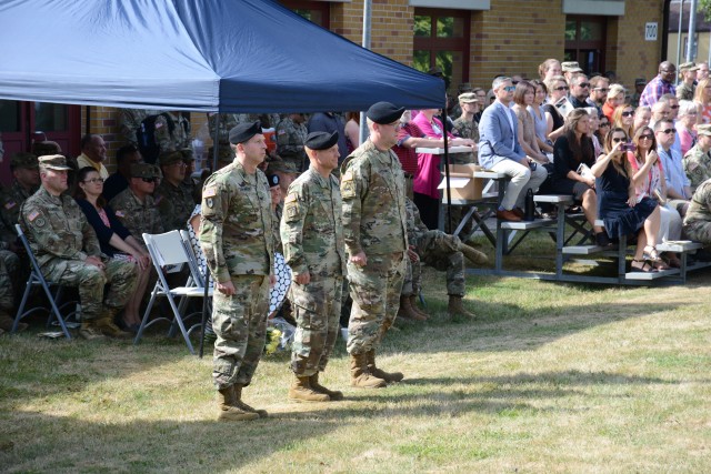 MEDDAC Bavaria command team retires, new team in charge