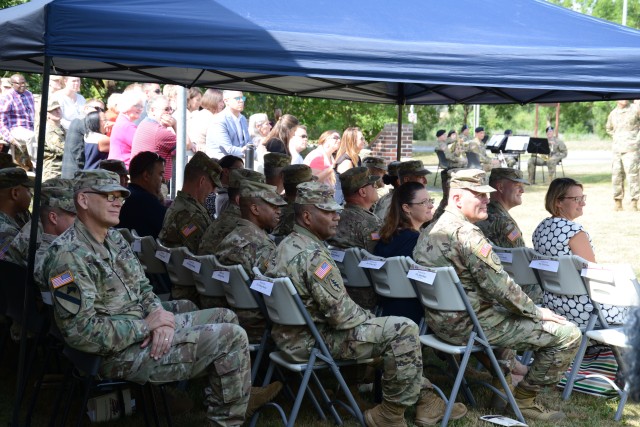 MEDDAC Bavaria command team retires, new team in charge