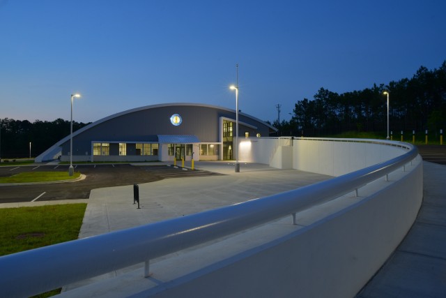 Columbia Armory reopens amid new storm