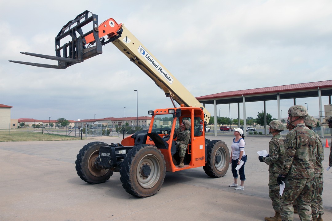 Tech Center Gives Fort Sill Air Defense Artillery Soldiers A Training Lift Article The United States Army