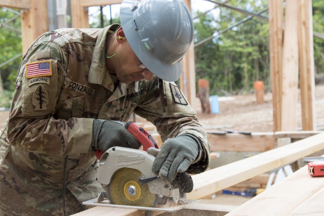 N.Y. Guard engineers conduct innovative training in Hawaii