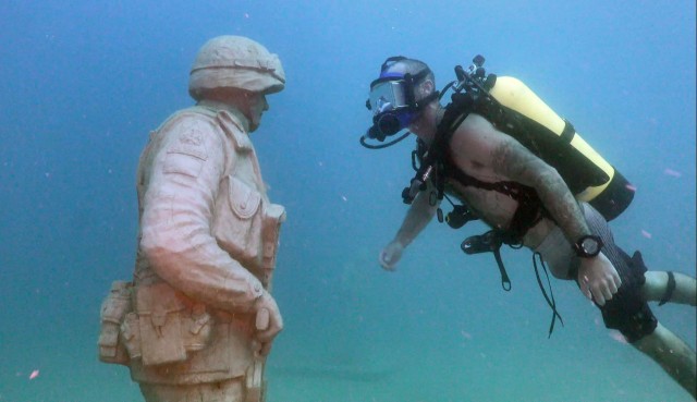 Army veterans find healing in new underwater memorial