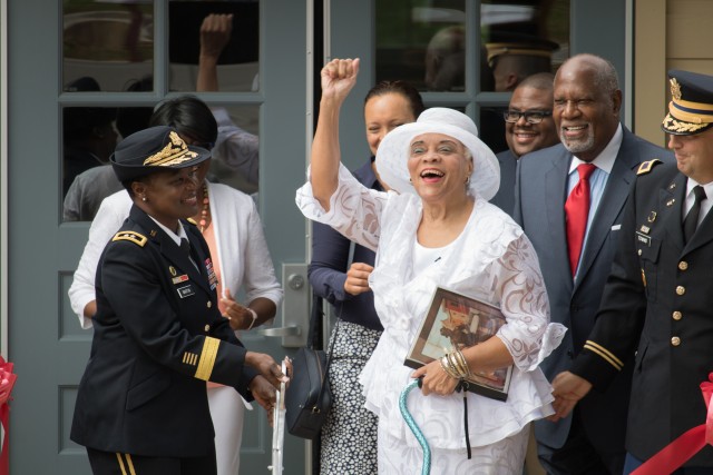 WWII-era Black Officers' Club memorialized, renamed after African-American artist