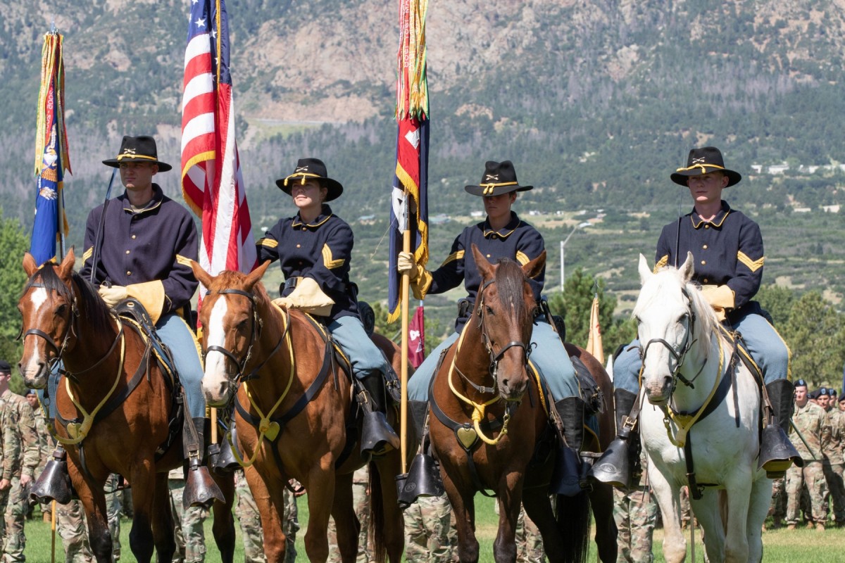 Ivy Eagles welcome new commander | Article | The United States Army