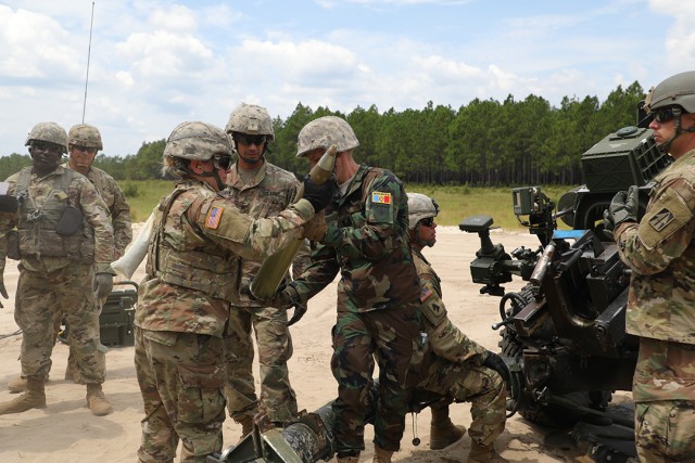 Moldovan field artillery trains with North Carolina Guard