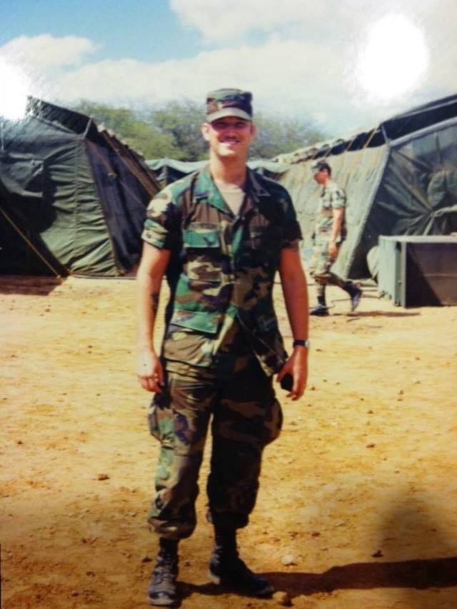 Hawaii Army Reserve Soldier honored at Cowboys-Rams game