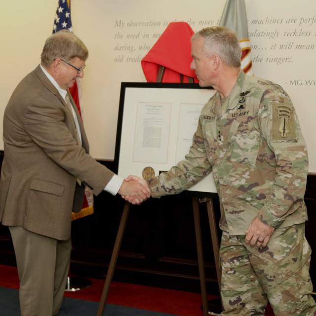 Lt. Gen. Beaudette receives 