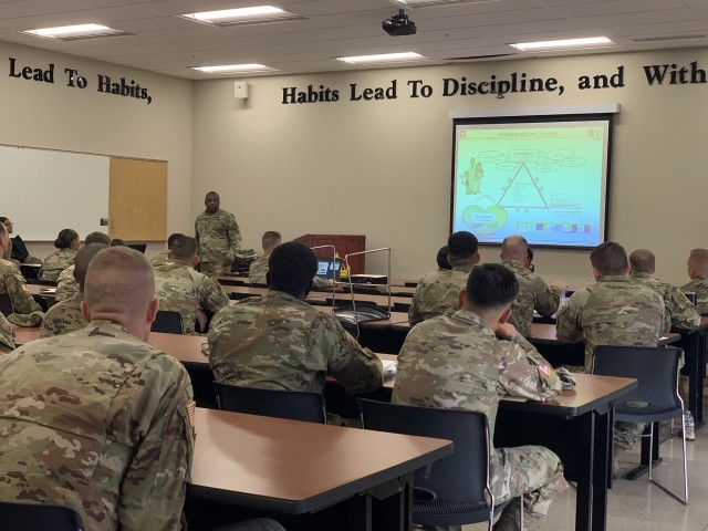 Human Resources Command visits Hawaii based logisticians
