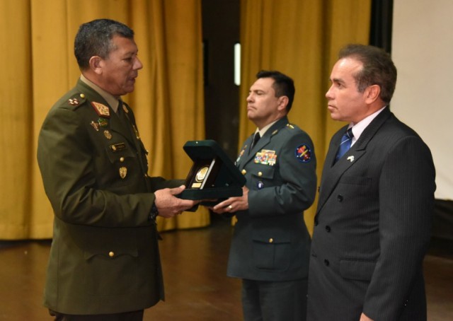Peruvian Army recognizes U.S. Army doctrine developers