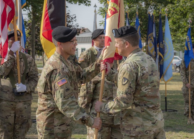 Garrison welcomes new command sergeant major