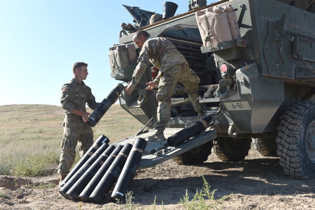 Airmen practice combat skills alongside Army counterparts