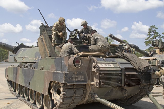 Gen. Garrett Visits 3rd ID