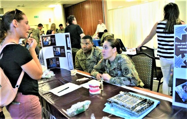 DENTAC-Italy Soldiers offer career and volunteer assistance