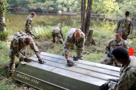 Benning Officer Candidates Clean Up Girls Group Home In Columbus Article The United States Army