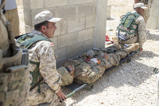 Soldiers train on saving lives