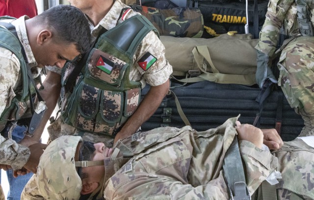 Soldiers train on saving lives