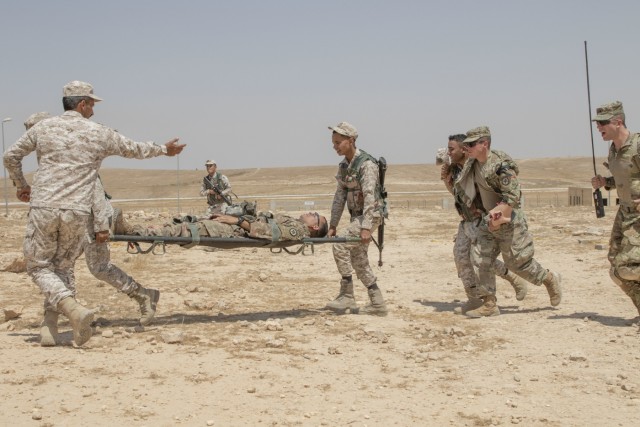 Soldiers train on saving lives