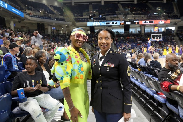 Army Reserve Soldier receives honor amongst thousands during Chicago Sky WNBA home game