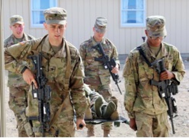Illinois Guard members conduct combat lifesaver training