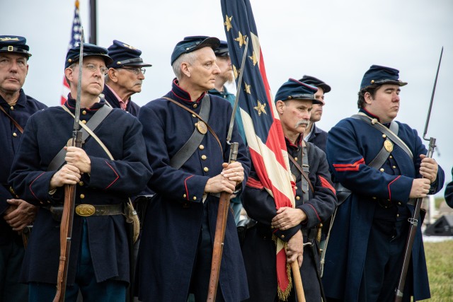 190914-A-GA526-009_Reenactors