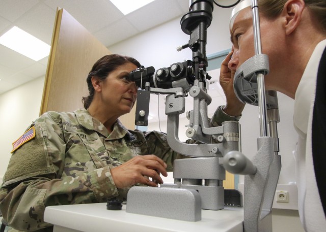 Former engineer officer named Army's 2019 optometrist of the year