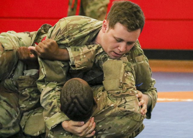 LRMC combatives rallies Soldier lethality