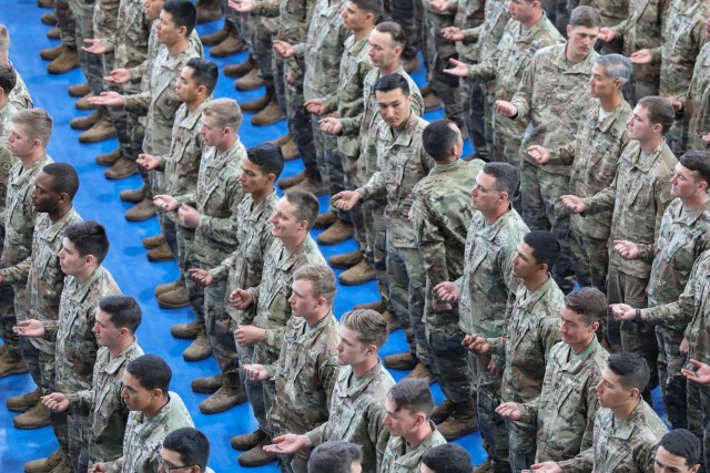 Regional Health Command Europe Soldiers earn their Air Assault wings