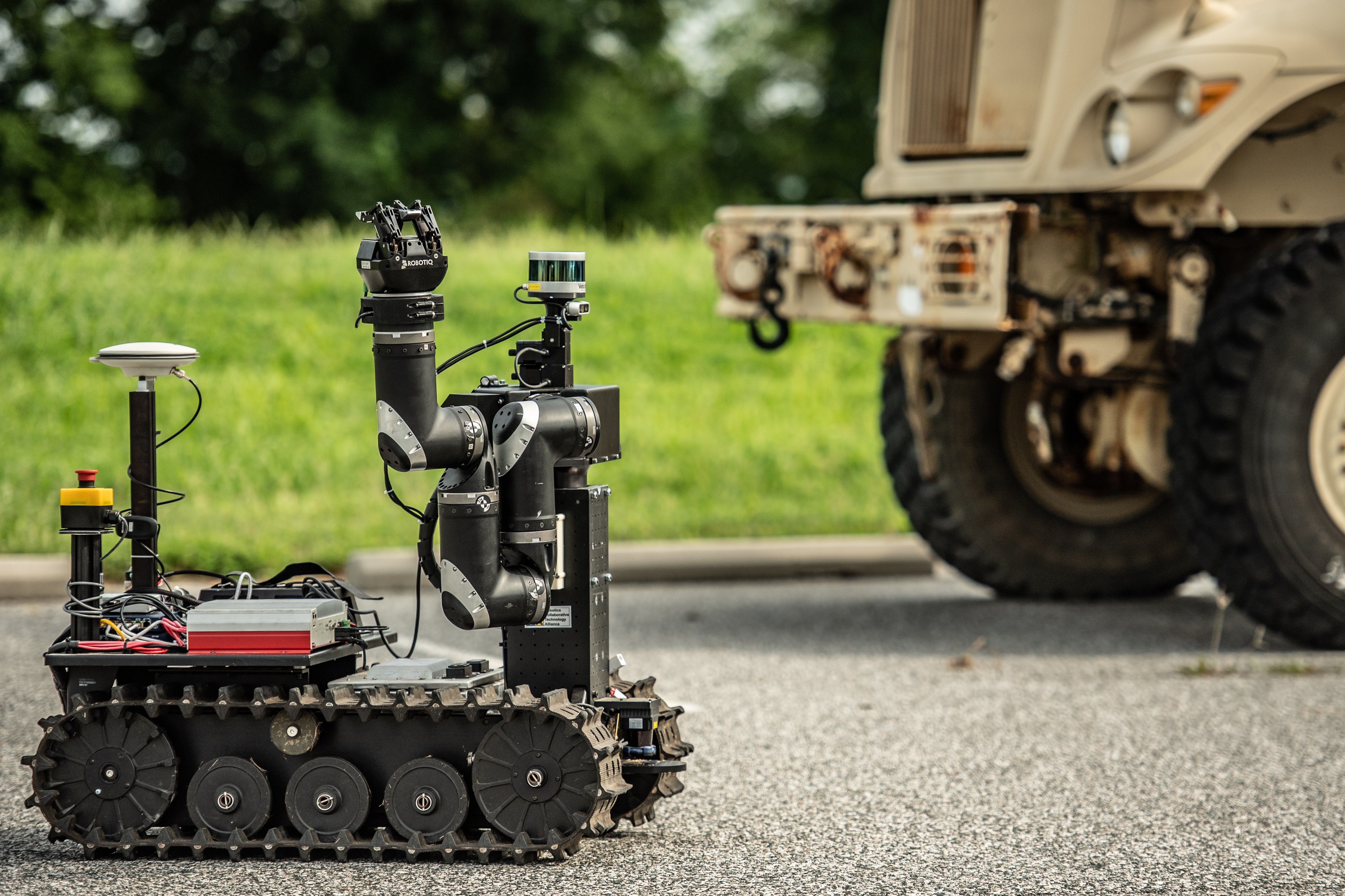 Snart hund Indvending Army researchers test human-like robots | Article | The United States Army