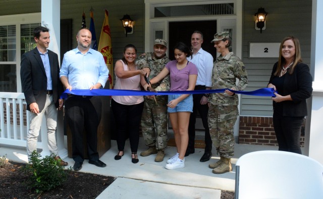 Fort Lee ribbon-cutting ceremony for new homes
