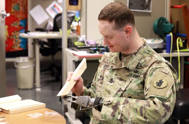 DoD presents award to Army South Soldier during Pentagon ceremony