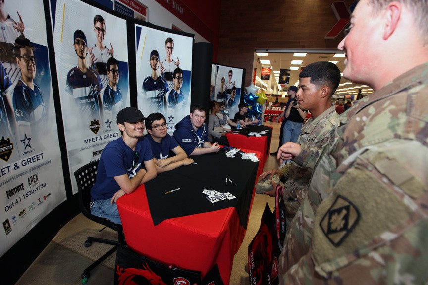 Us Soldiers Play Fortnite Professional Gamers Visit Fort Sill Article The United States Army