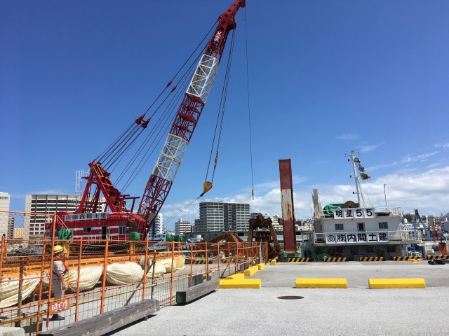 Naha port undergoes first dredging in 30 years