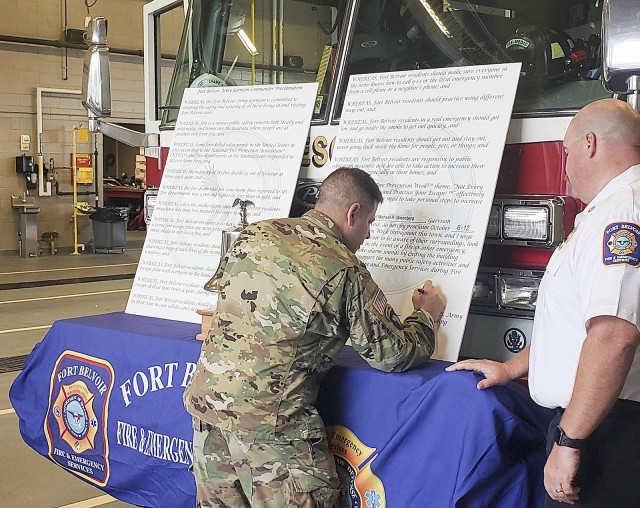 Garrison Commander signs Fire Prevention Week Proclaimation