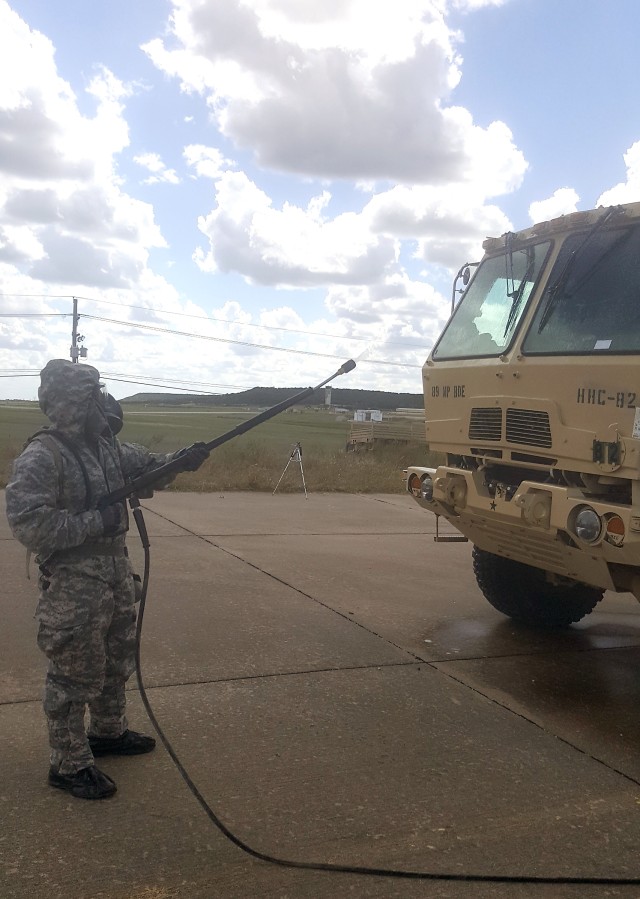 Ft. Hood Chemical, MP Soldiers test new decontamination system