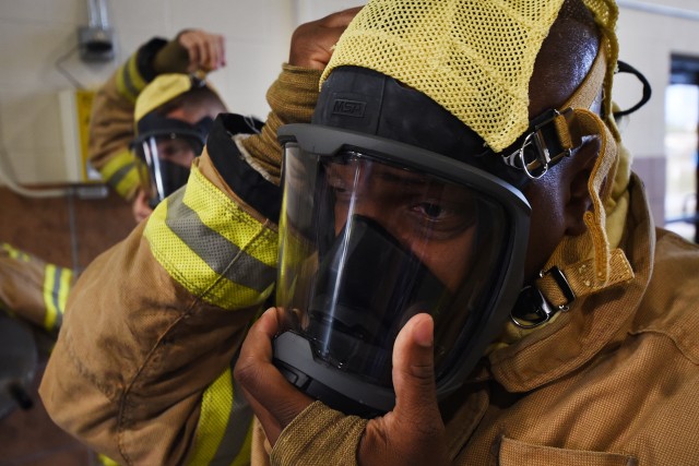 Garrison leaders participate in annual firefighter training exercise