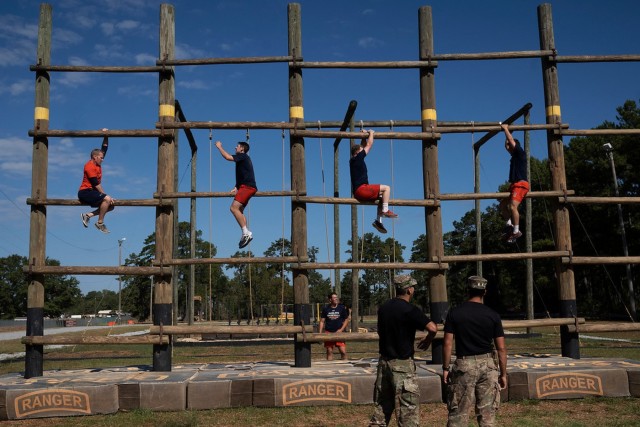 Tough Army Ranger obstacle course takes local college ballplayers to muscle school