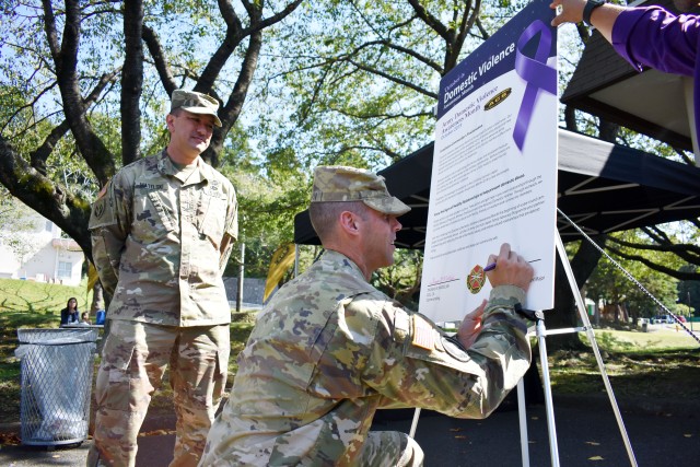 USAG Japan ACS raises domestic violence awareness with 'Purple Pumpkin' event