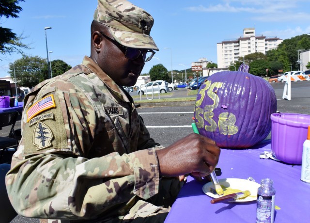 USAG Japan ACS raises domestic violence awareness with 'Purple Pumpkin' event