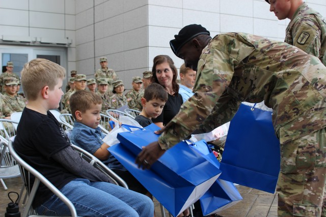 1st Sgt Cummings' family being recognized for their support