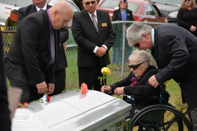 NY National Guard assists in final honors for WWII hero