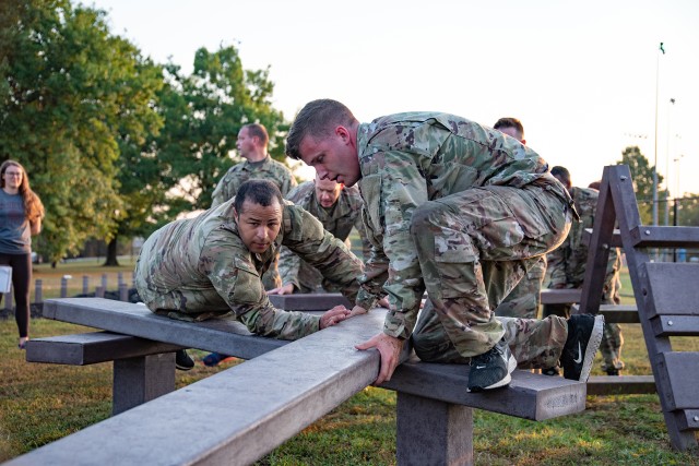 1st Information Operations Command course develops junior leaders