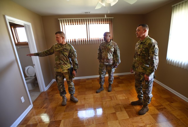 New Sergeant Major of the Army, Secretary of Army visit Fort Knox