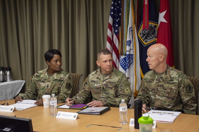 New Sergeant Major of the Army, Secretary of Army visit Fort Knox