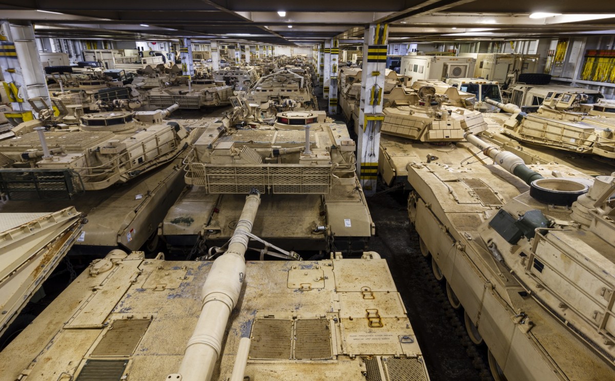 Big Red One Soldiers load up after successful deployment | Article ...