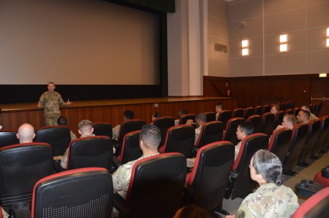 Barracks meeting nets quick fix for Soldiers, emphasizes reporting