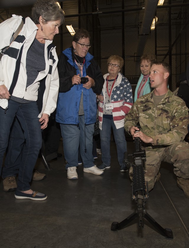 509th Clearance Company welcomes reunion of Vietnam veterans to Fort Leonard Wood